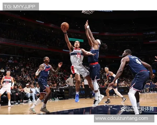 火箭队与对手激战正酣NBA2017年5月8日精彩回顾与赛后分析